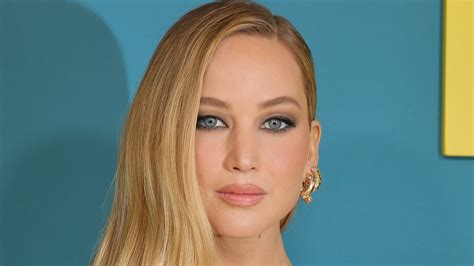 pictures of jennifer lawrence naked|As Jennifer Lawrence shocks fans with full